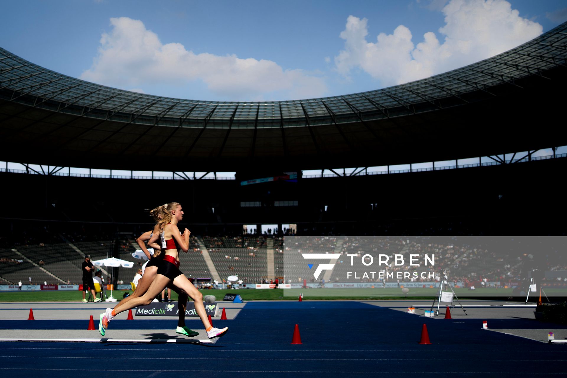 Marie Proepsting (VfL Eintracht Hannover) im 1500m Finale waehrend der deutschen Leichtathletik-Meisterschaften im Olympiastadion am 26.06.2022 in Berlin